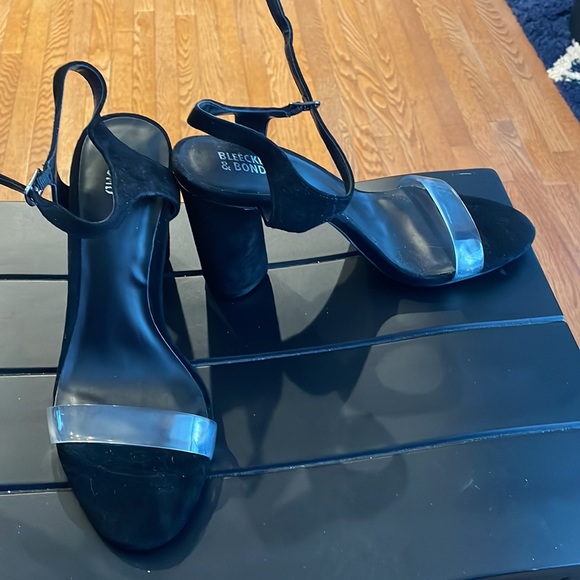 Bleecker & Bond Suede Leather Upper Black Sandals - Picture 1 of 5